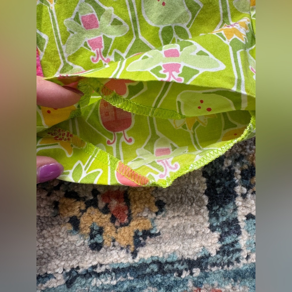 Lilly Pulitzer Vintage Spring Print Capris
Size 0 - Picture 7 of 7